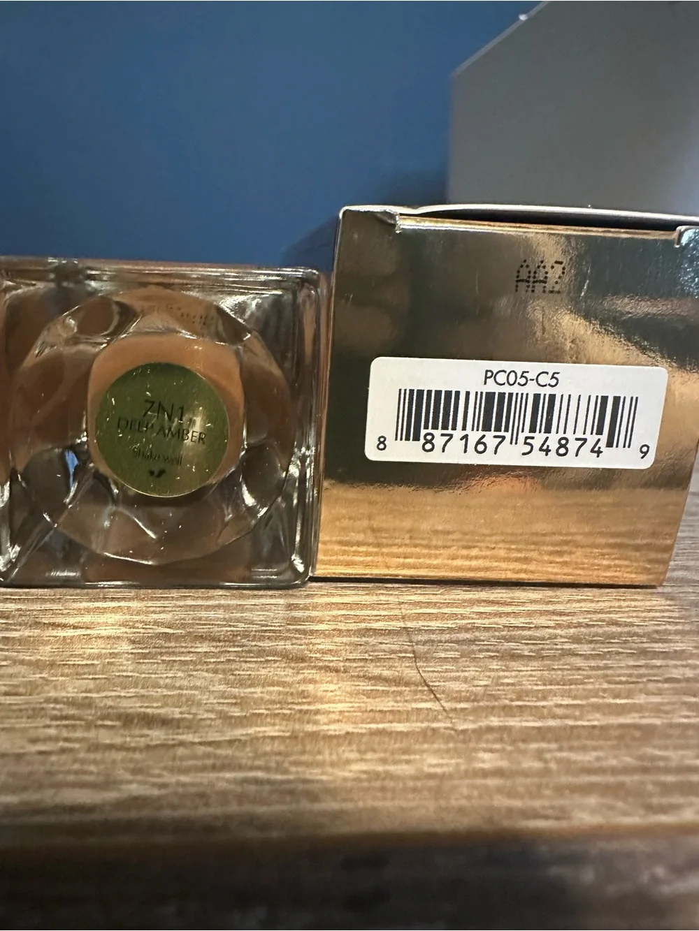 Estée Lauder Re-Nutriv  Ultra Radiance Liquid Makeup SPF 20 (7N1 Deep Amber)